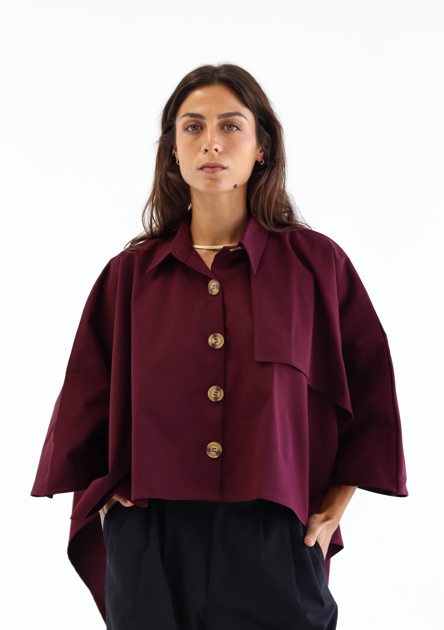The "IVY" Cape in burgundy