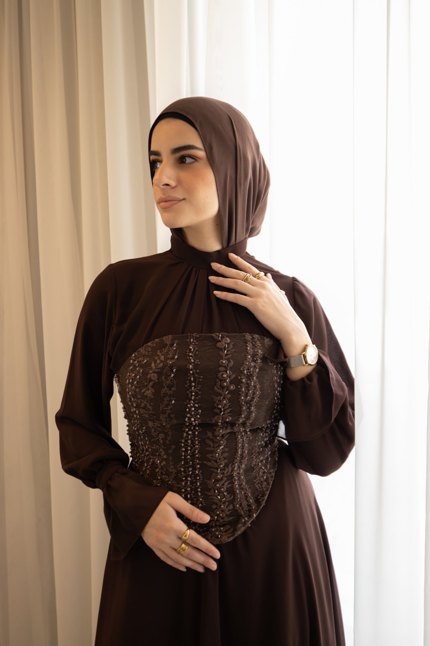 "Mila” dress in brown