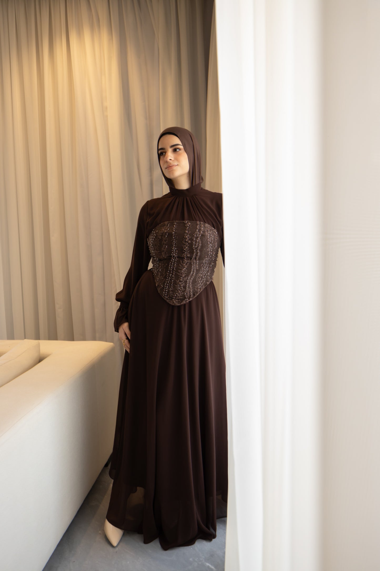 "Mila” dress in brown