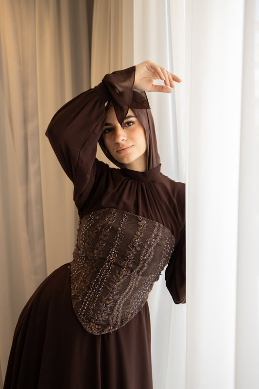 "Mila” dress in brown