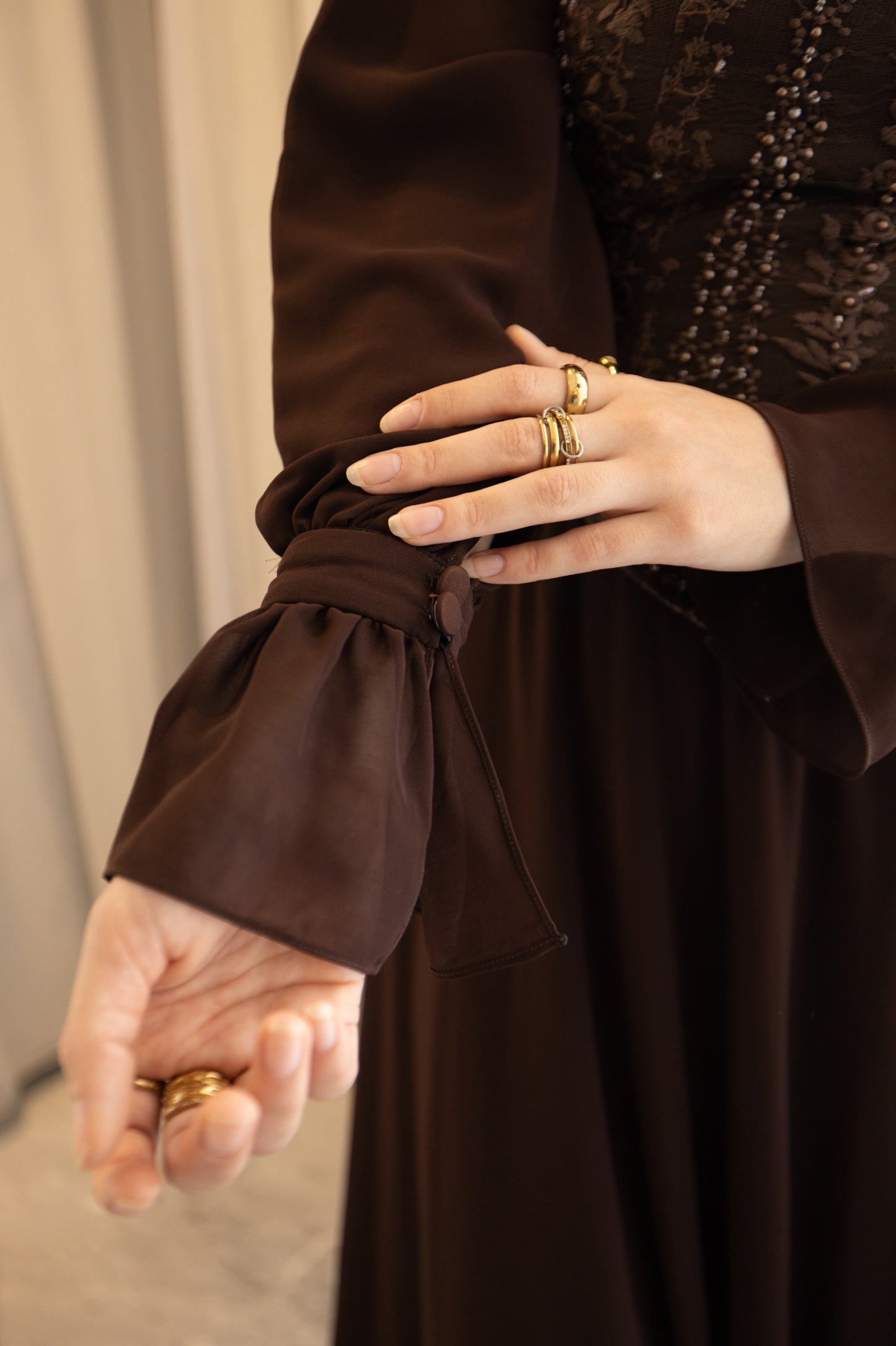 "Mila” dress in brown