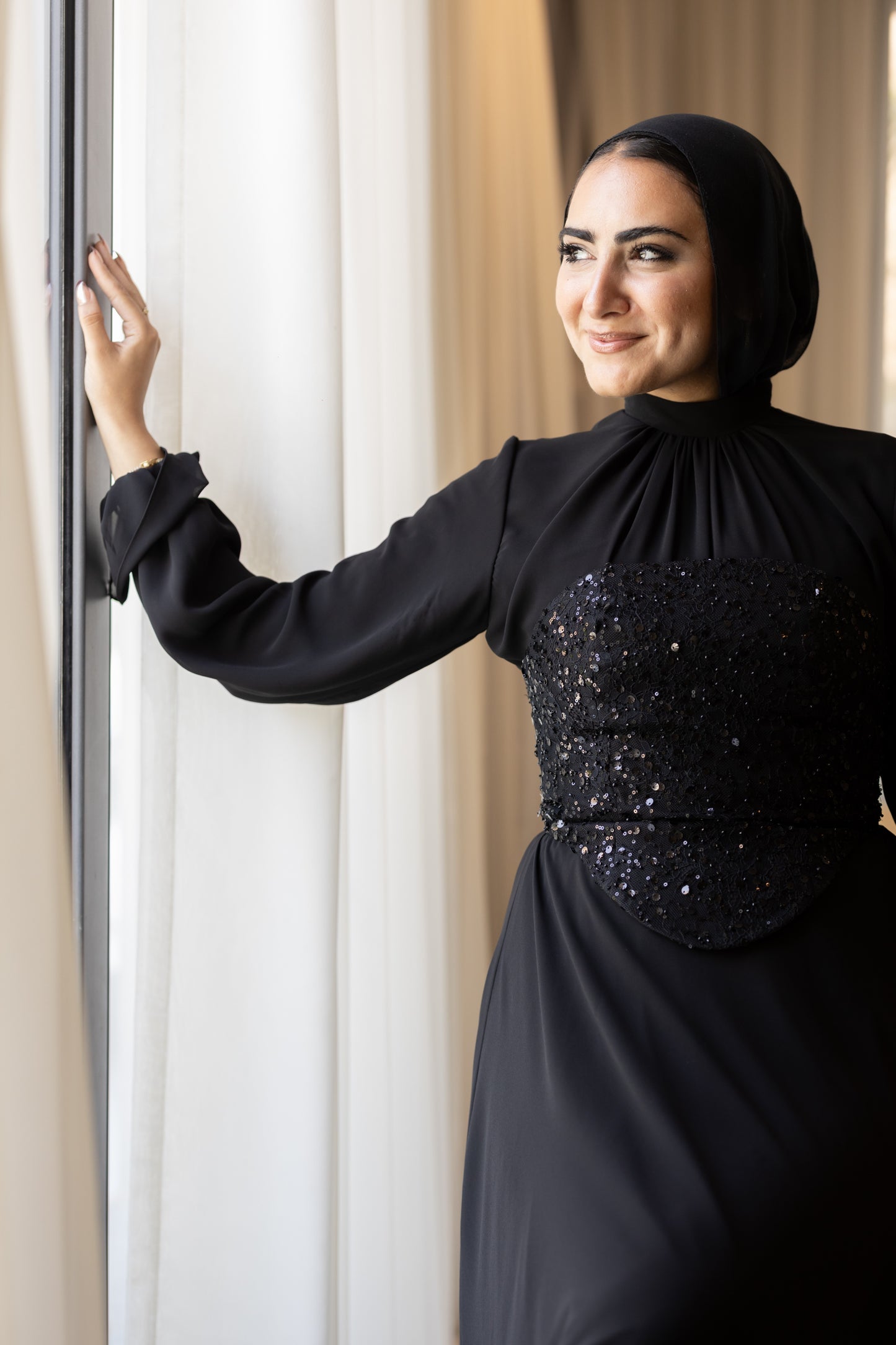 "Mila” dress in black