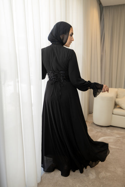 "Mila” dress in black