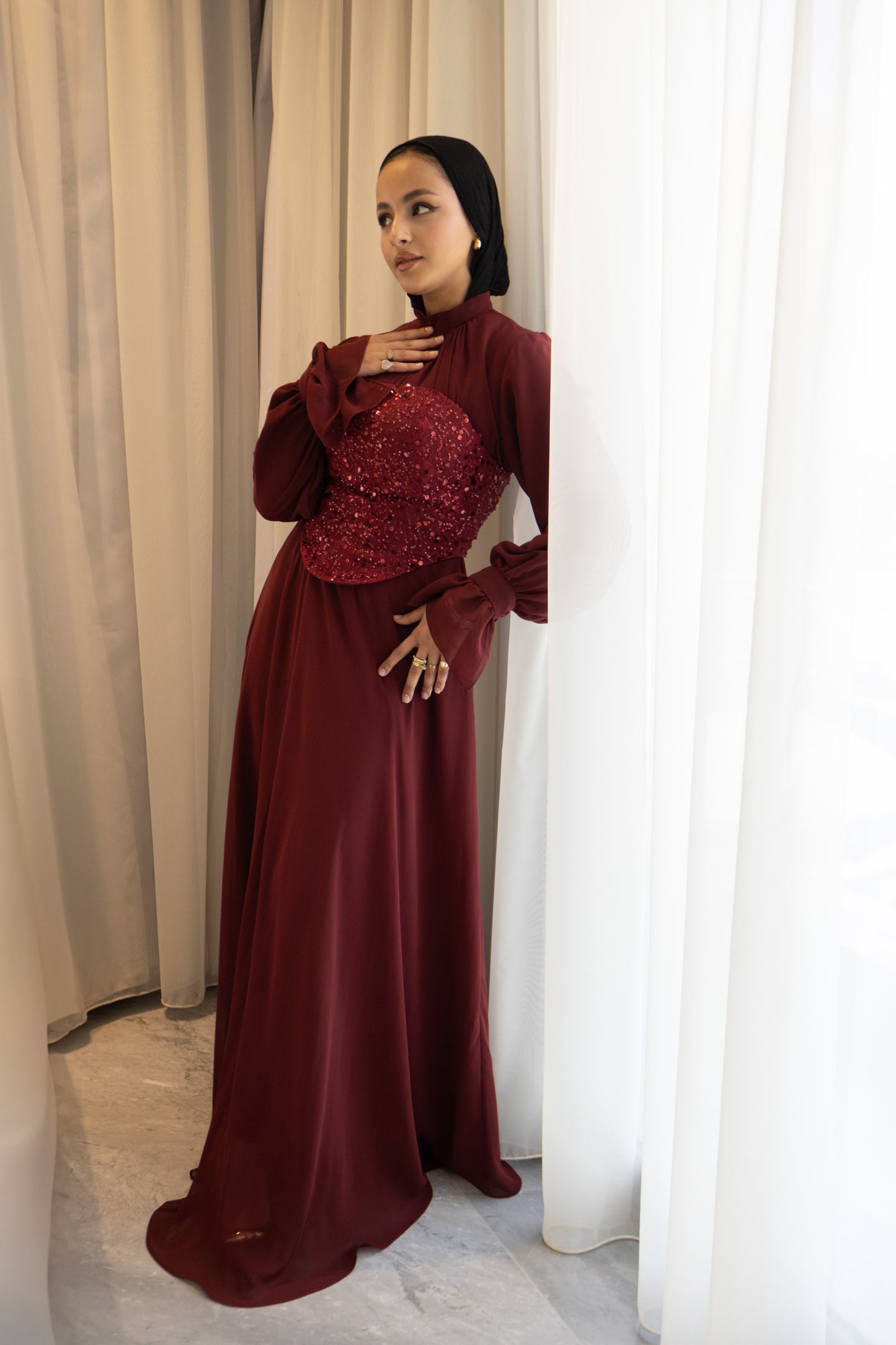 "Mila” dress in burgundy