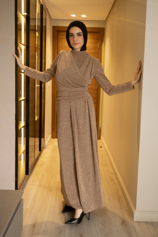 "Elen” dress in Champagne