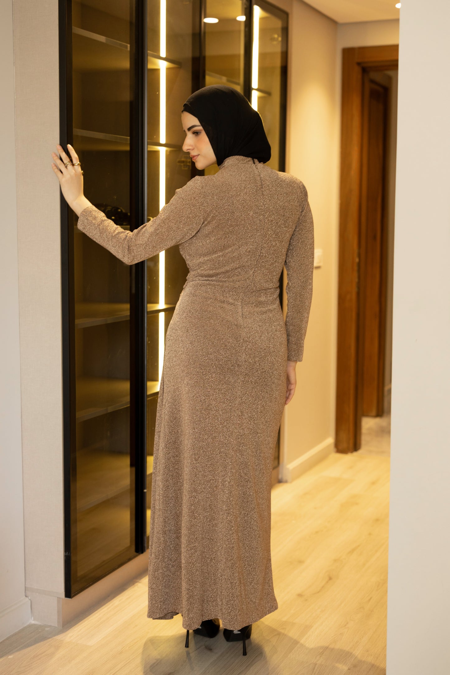 "Elen” dress in Champagne