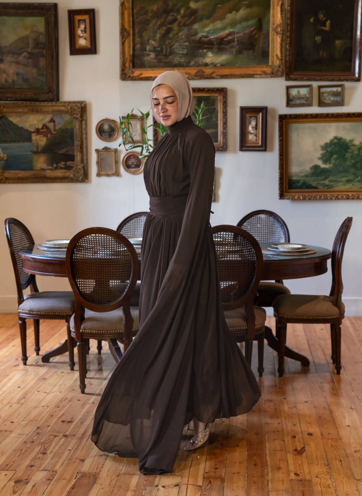 "Cleo” dress in brown