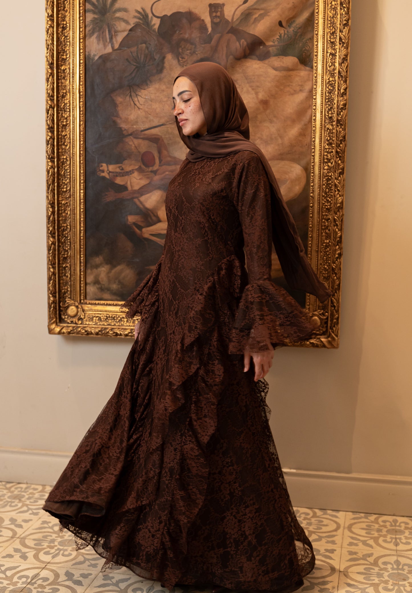 "Lara” dress in brown