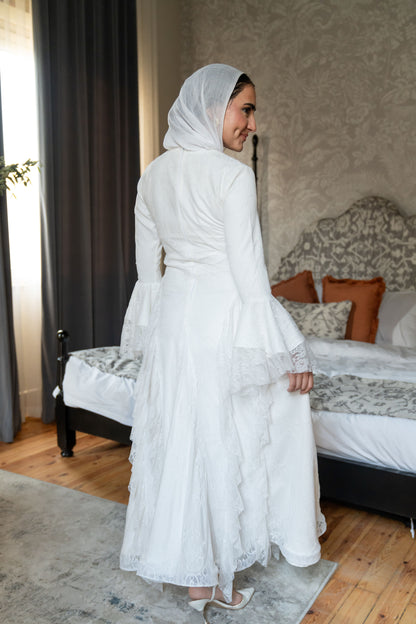 "Lara” dress in white