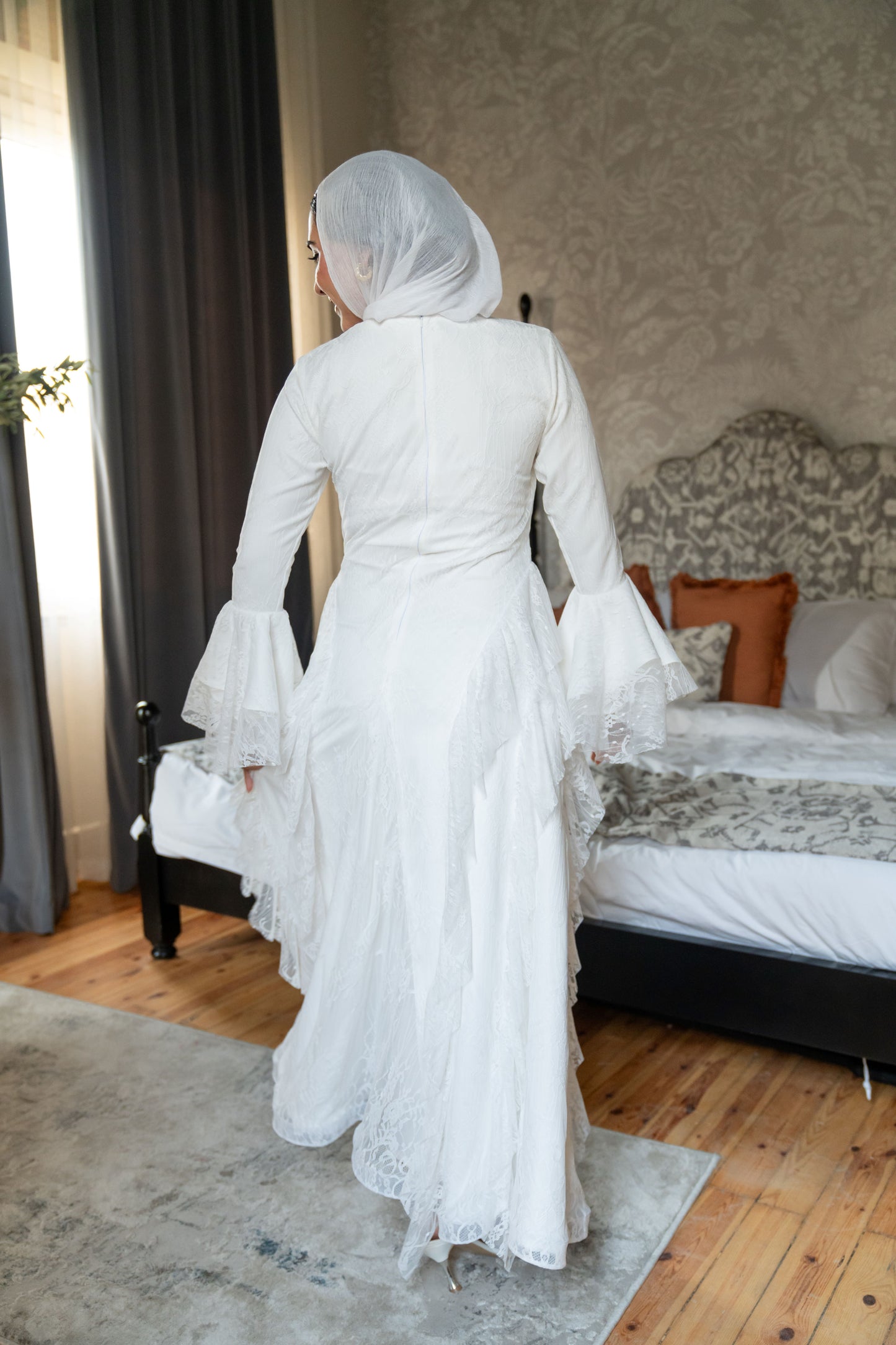 "Lara” dress in white