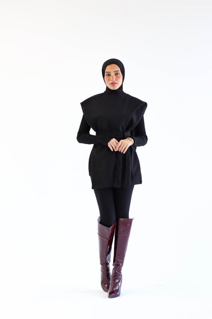 The "DAWN" Cape in black