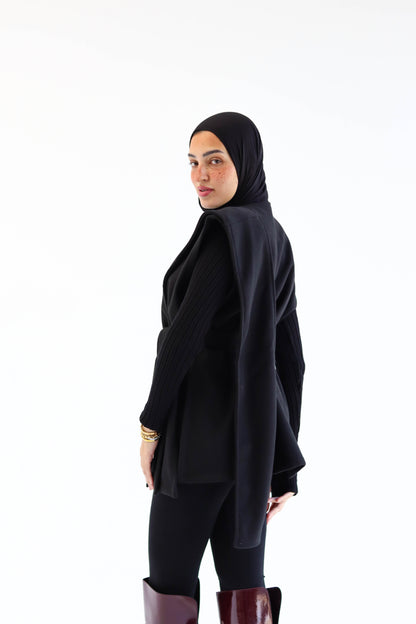 The "DAWN" Cape in black