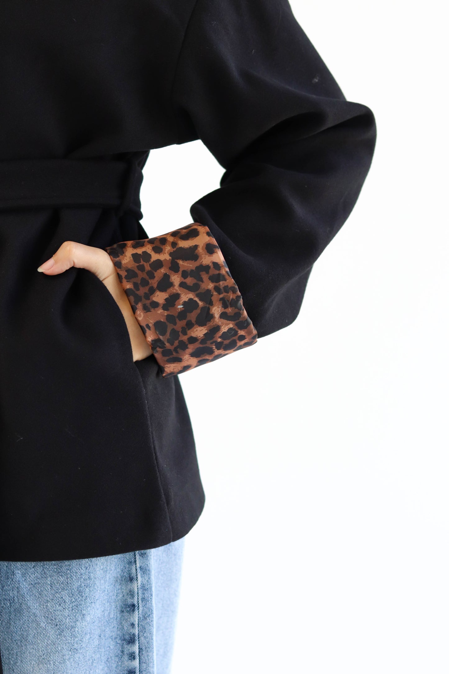 The "LEOPARD" Coat in black