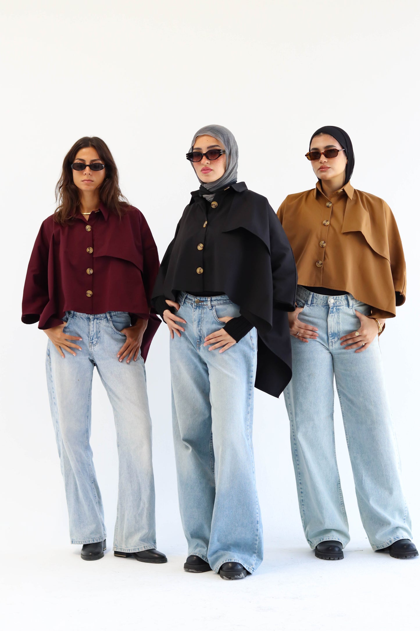 The "IVY" Cape in black