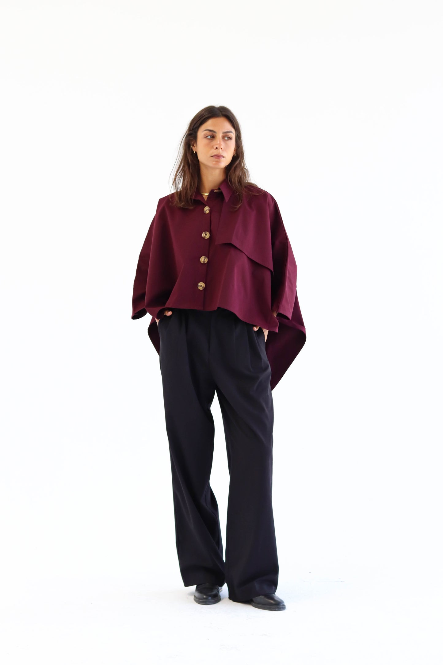 The "IVY" Cape in burgundy