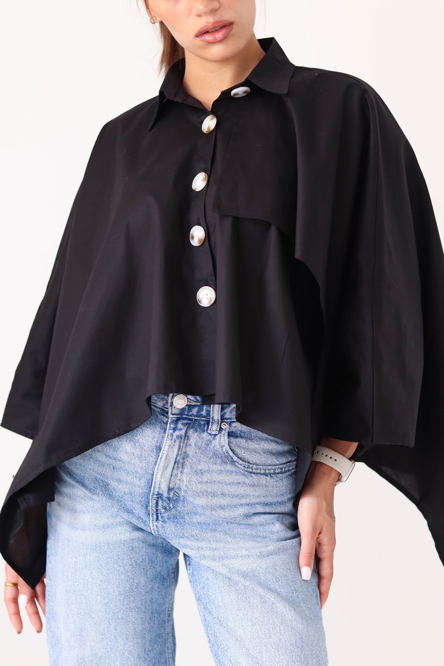 Cape buttoned shirt in Black