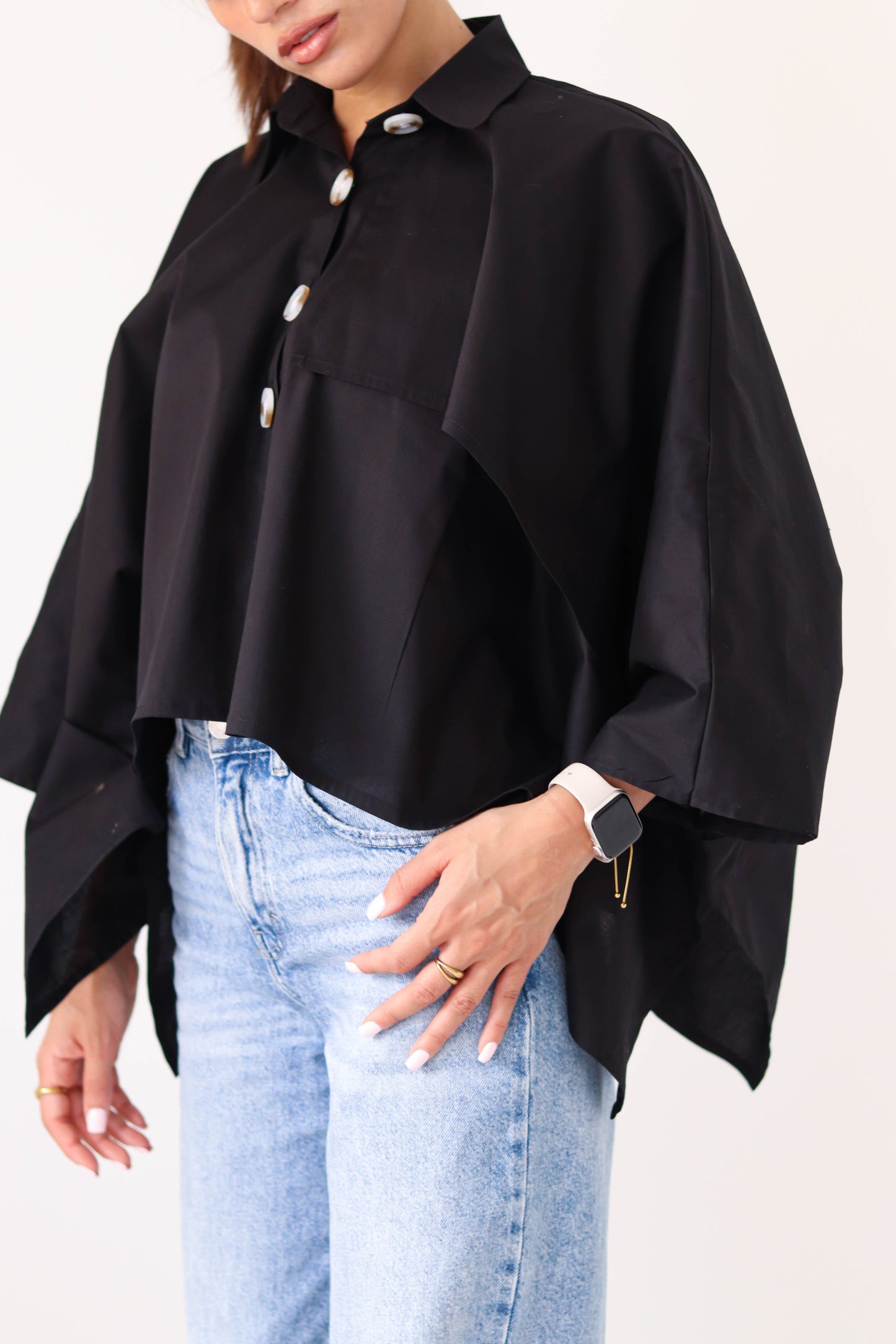 Cape buttoned shirt in Black