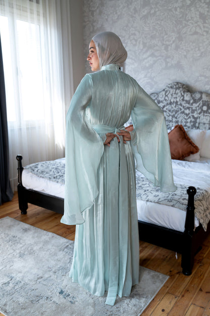 "Luna” dress in Mint